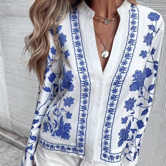 Boho White Blue Floral Button up Notched Neck Top - Picture 2 of 6